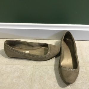 American Eagle flats